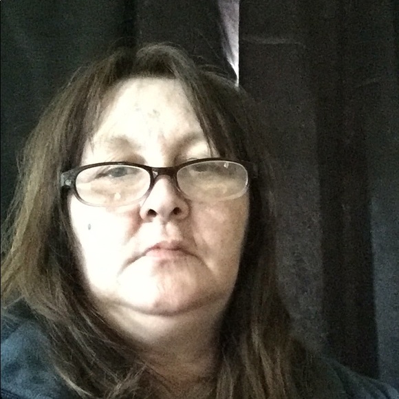 Meet your Posher, Lisa - Picture 1 of 1